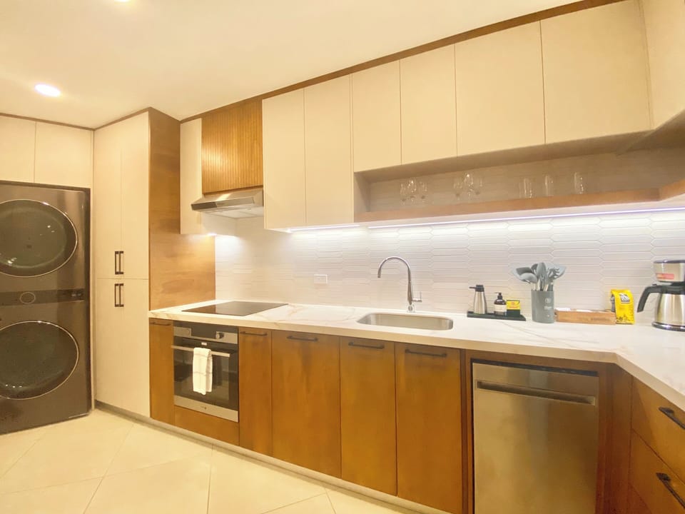 Kitchen (2)