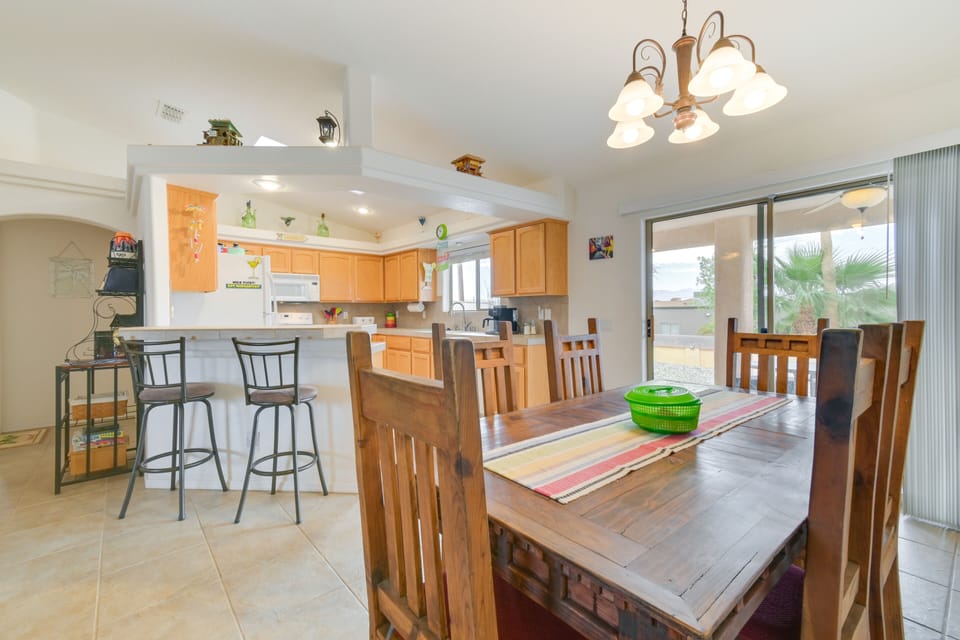 Dining Room | Fully Equipped Kitchen