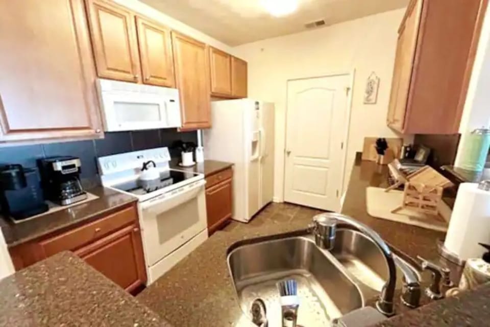 Laundry room off kitchen