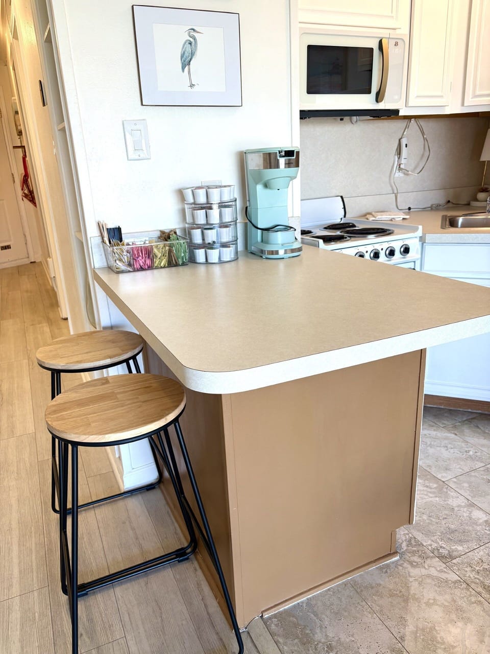 Seating for 2 at the breakfast bar