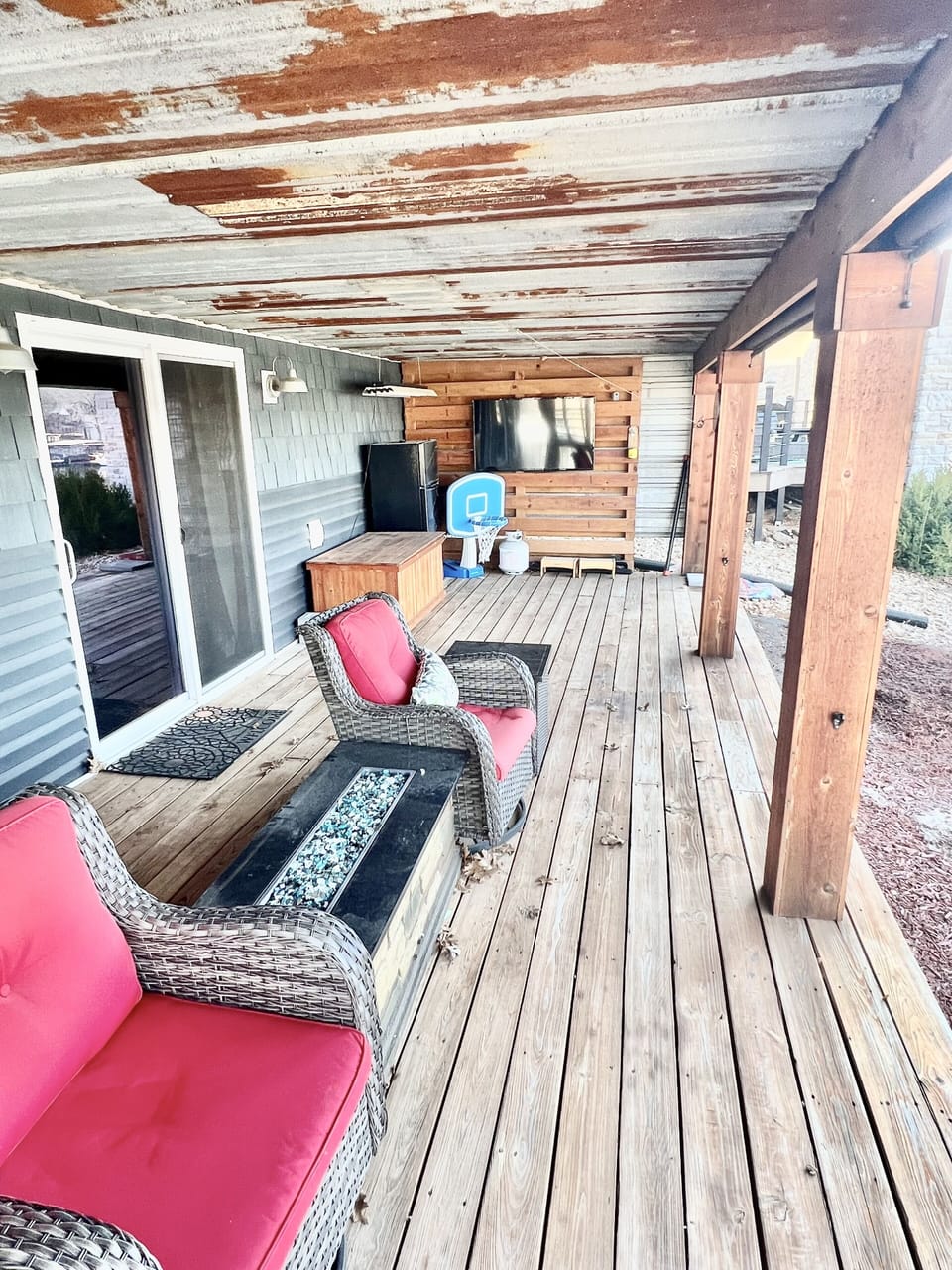 Bottom deck outside main bedroom
