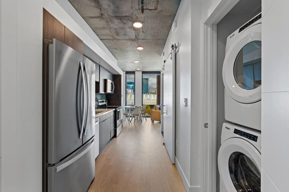 Full Washer and Dryer with laundry pods in the unit :)