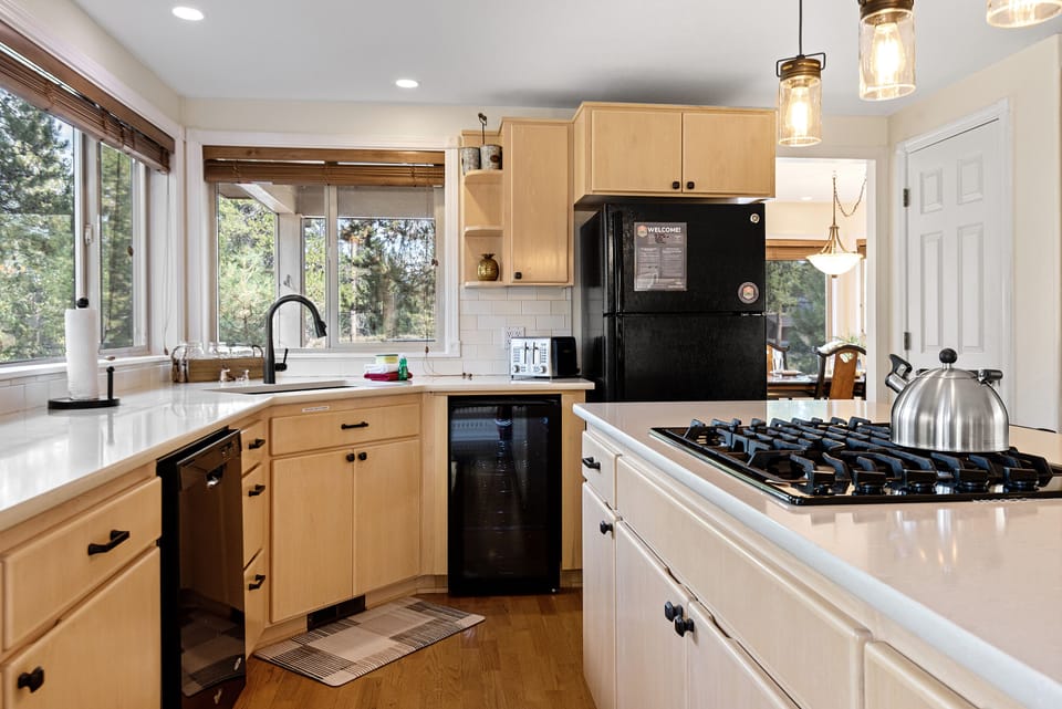 Kitchen with latest appliances