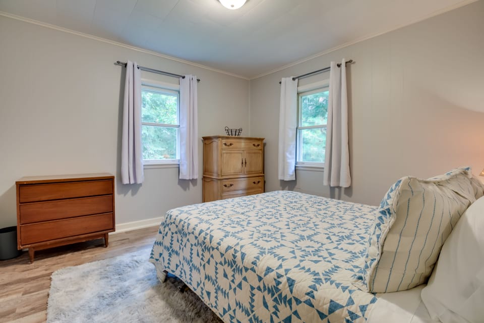 Bedroom 1 | Queen Bed | Linens Provided
