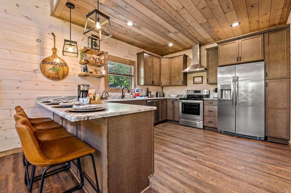 Open concept chef's kitchen with everything you need to make a Christmas dinner