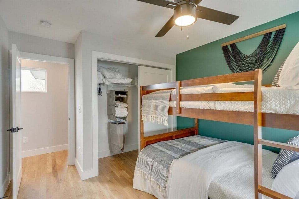 Bunk bedroom