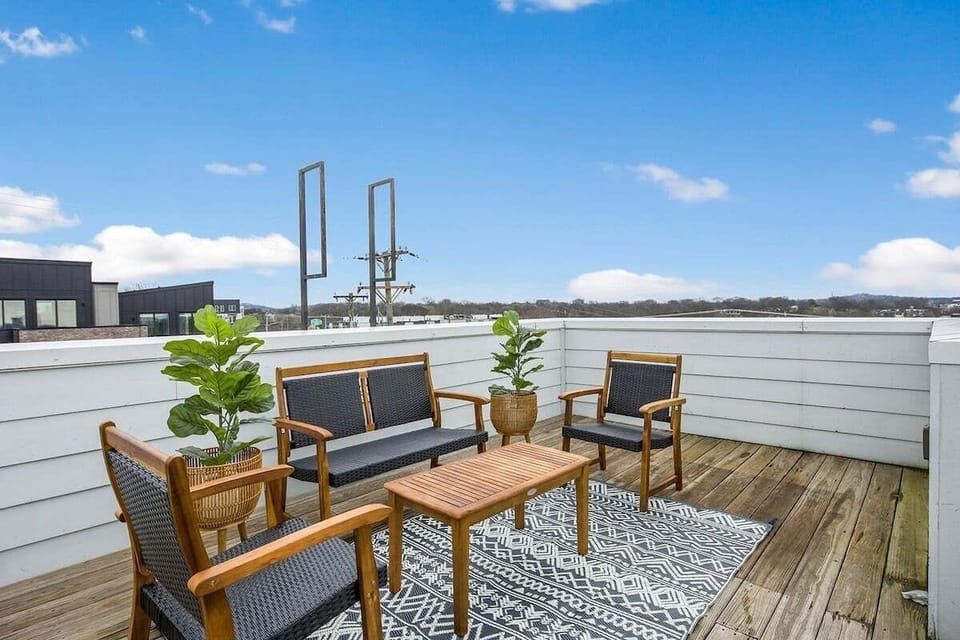 Enjoy elevated city views in boutique outdoor style.