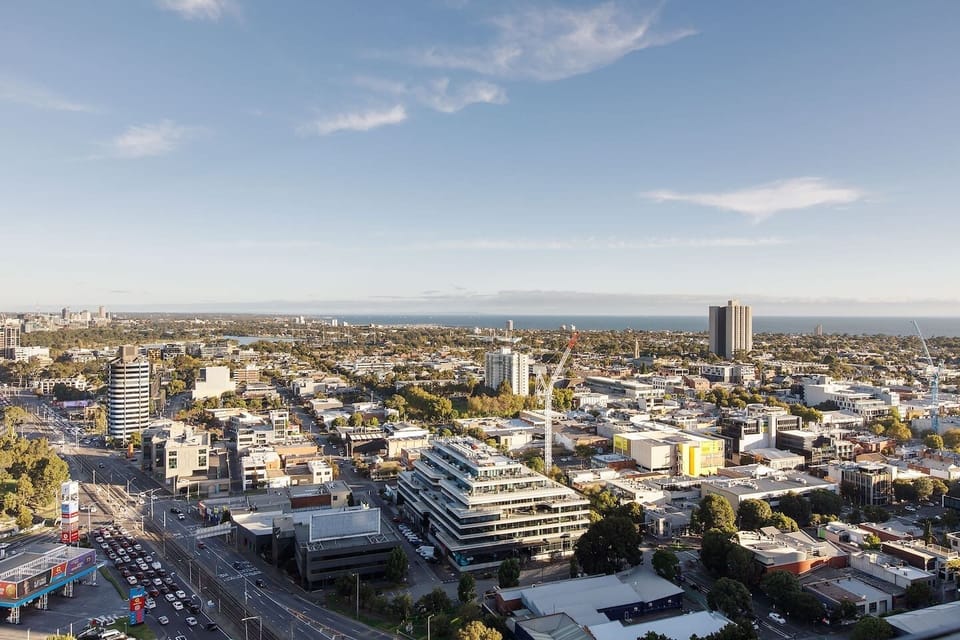 Take in panoramic views from the comfort of your living room—perfect for morning coffees or sunset wind-downs.