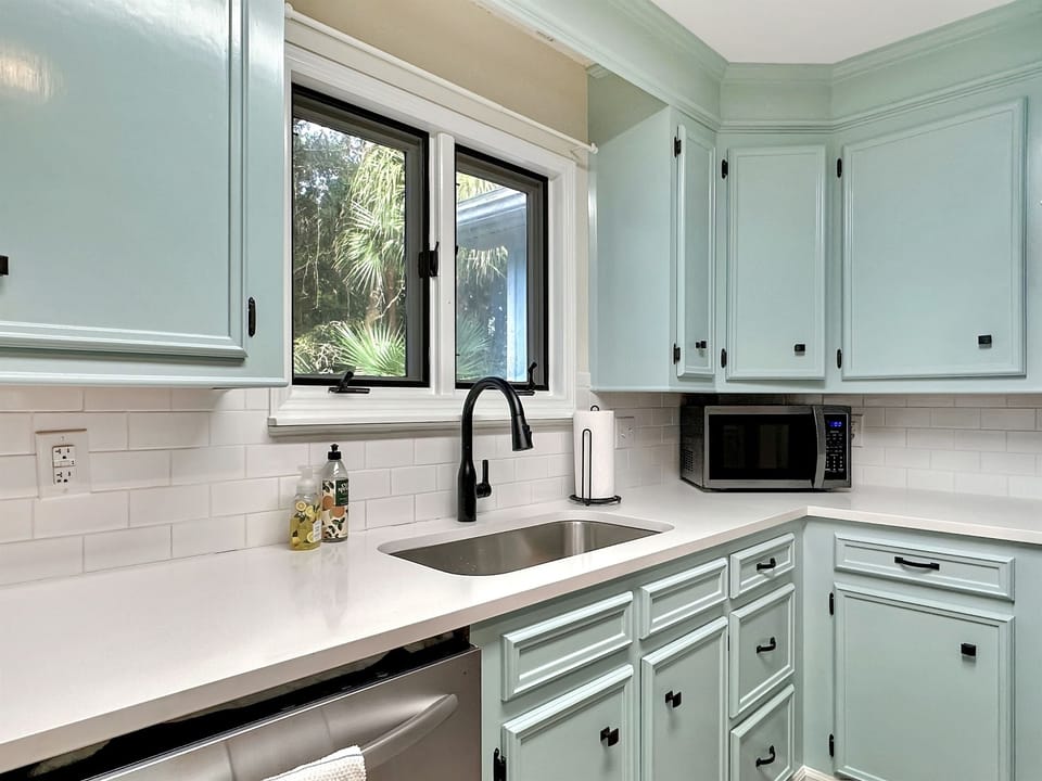 Kitchen, 3 Edgewater Alley, Wild Dunes, Isle of Palms, SC | IOP Escapes
