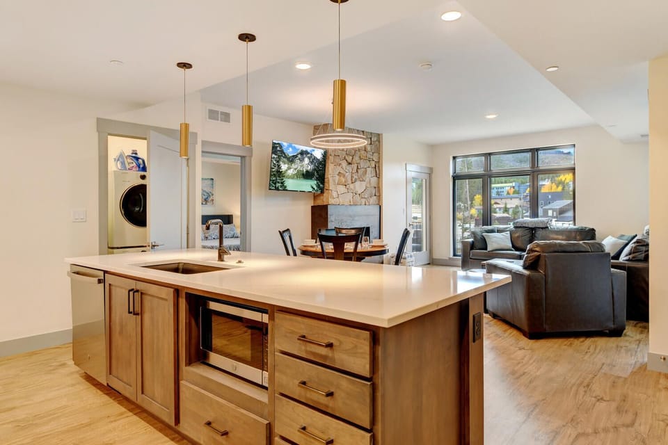 Beautiful White Slab Granite Counters