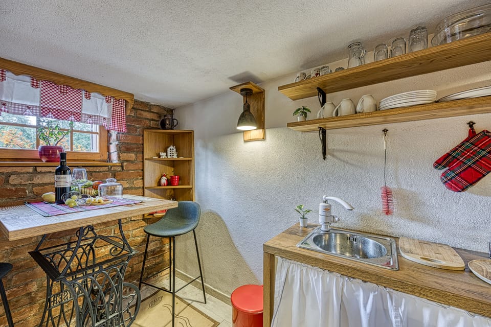 Kitchen and dining area