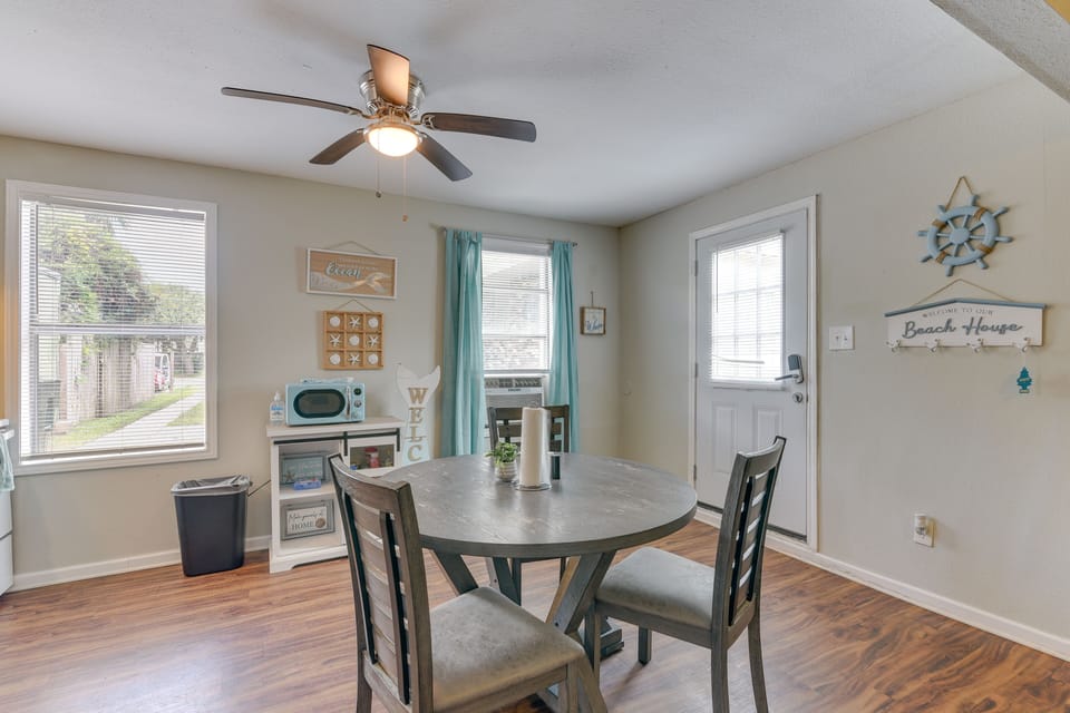 Dining Area | Dishware/Flatware Provided | Free WiFi