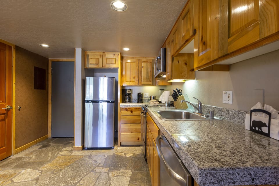 Spread out on granite counters and prep meals with ease.