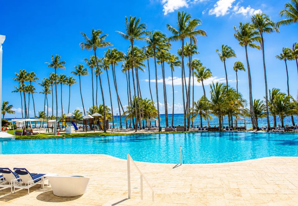 Two stunning infinity pools that blend perfectly with the sea — your favorite spot for sunrise coffee or sunset cocktails.
