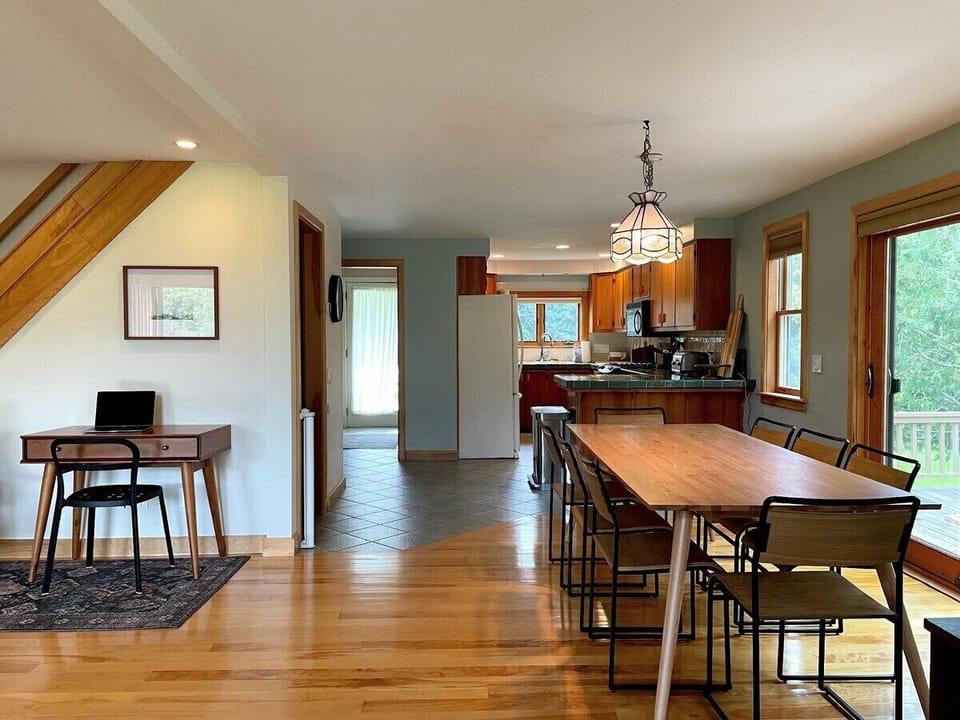 1st Floor Dining/Kitchen