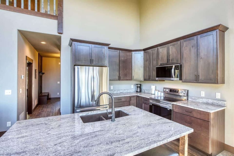 Fully equipped kitchen with Granite tops