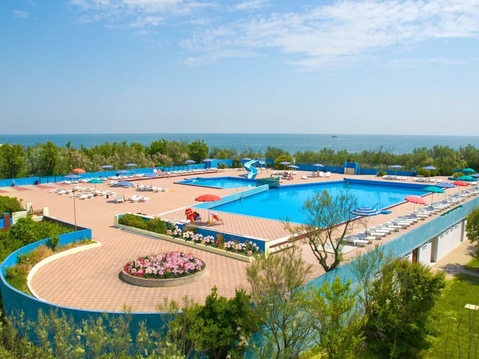 Sky, Water, Plant, Cloud, Azure, Swimming Pool, Tree, Recreation, Leisure, Urban Design