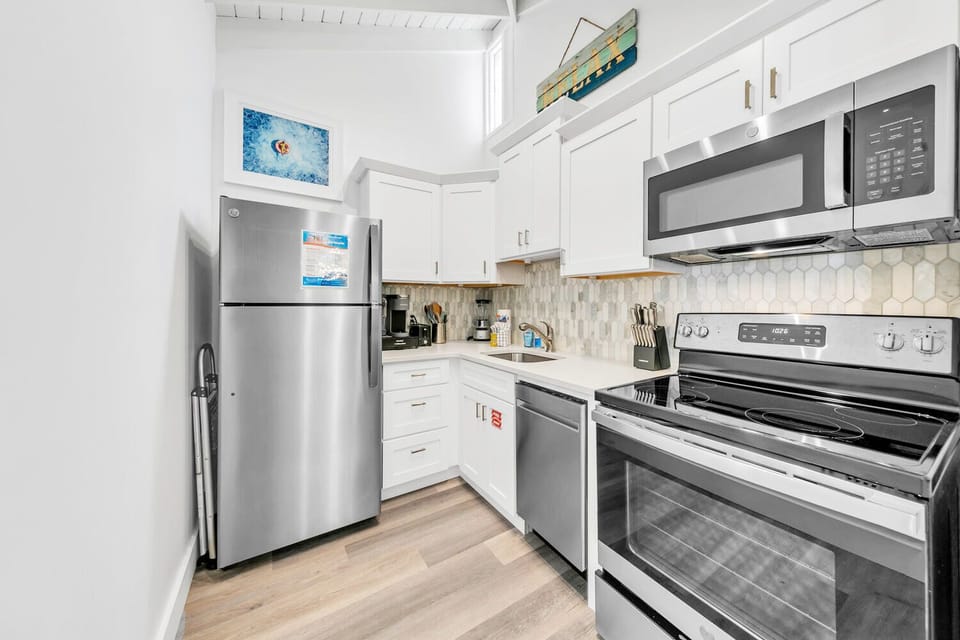 Full kitchen
