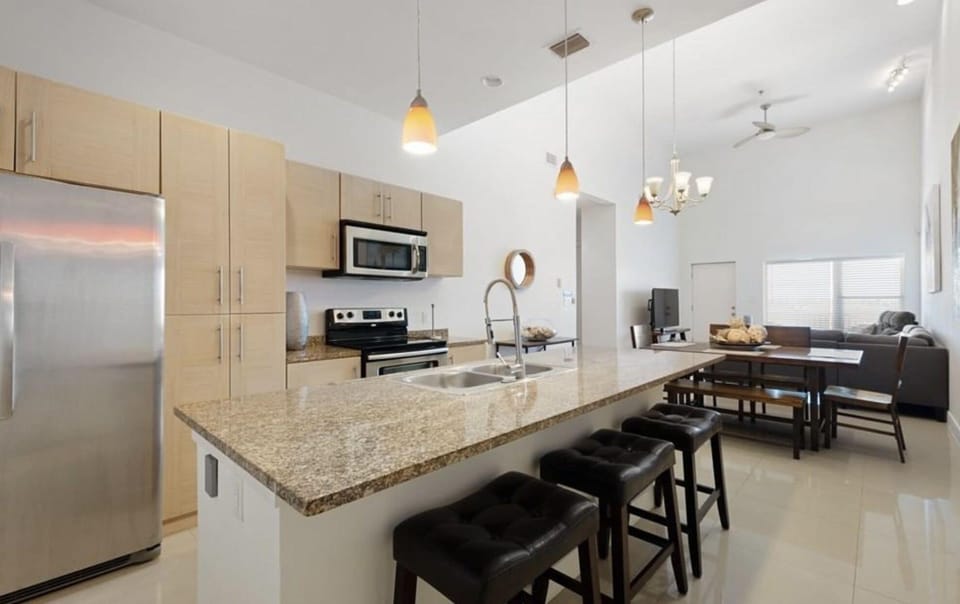 Spacious, open air kitchen with vaulted ceilings