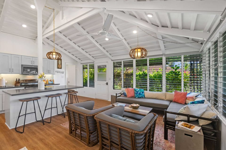 Vaulted ceilings and endless windows create an open space with tropical views!