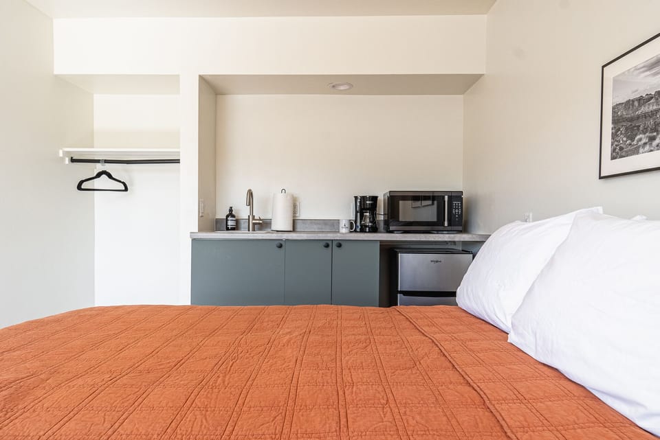 Bedroom - kitchenette