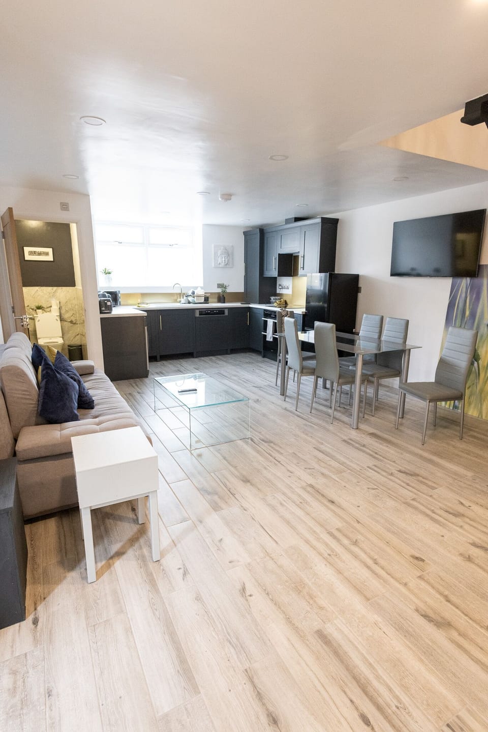 Living Room / Lounge