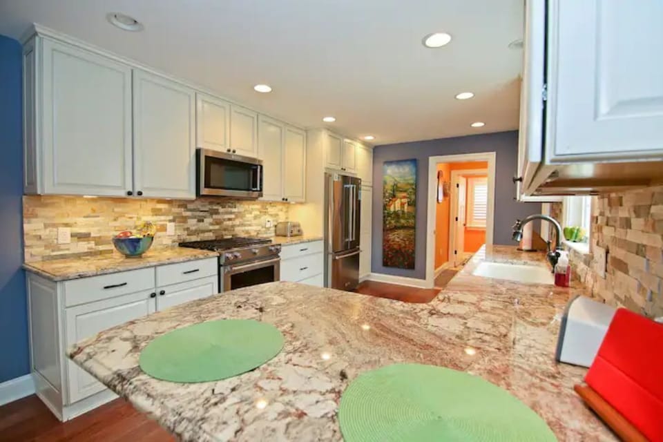 Kitchen with 2 at the bar for seating!