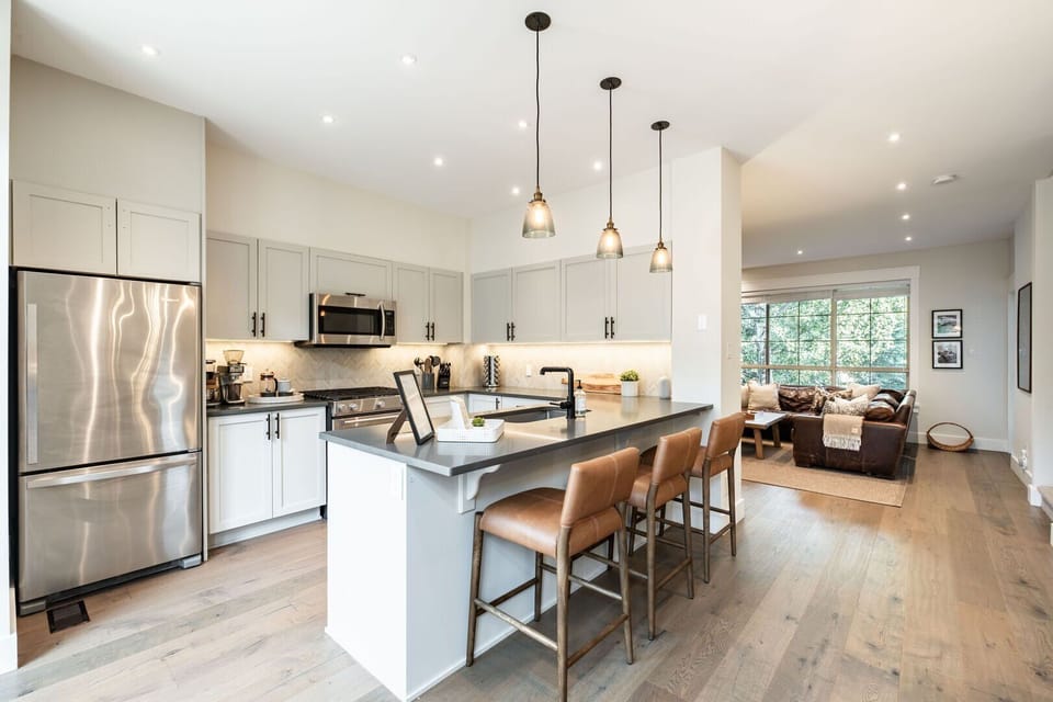 Full kitchen: Breakfast bar