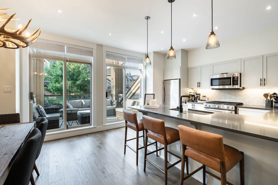Full kitchen: Breakfast bar
