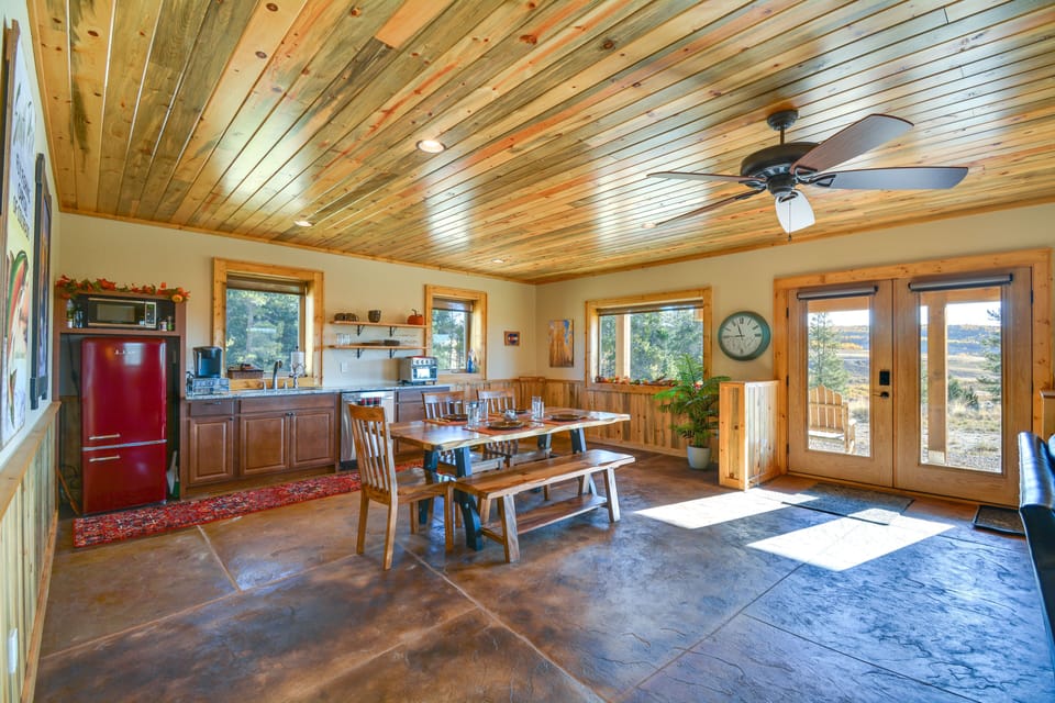 Dining Area | Kitchenette | Hot Plate | Air Fryer | No Stove/Oven