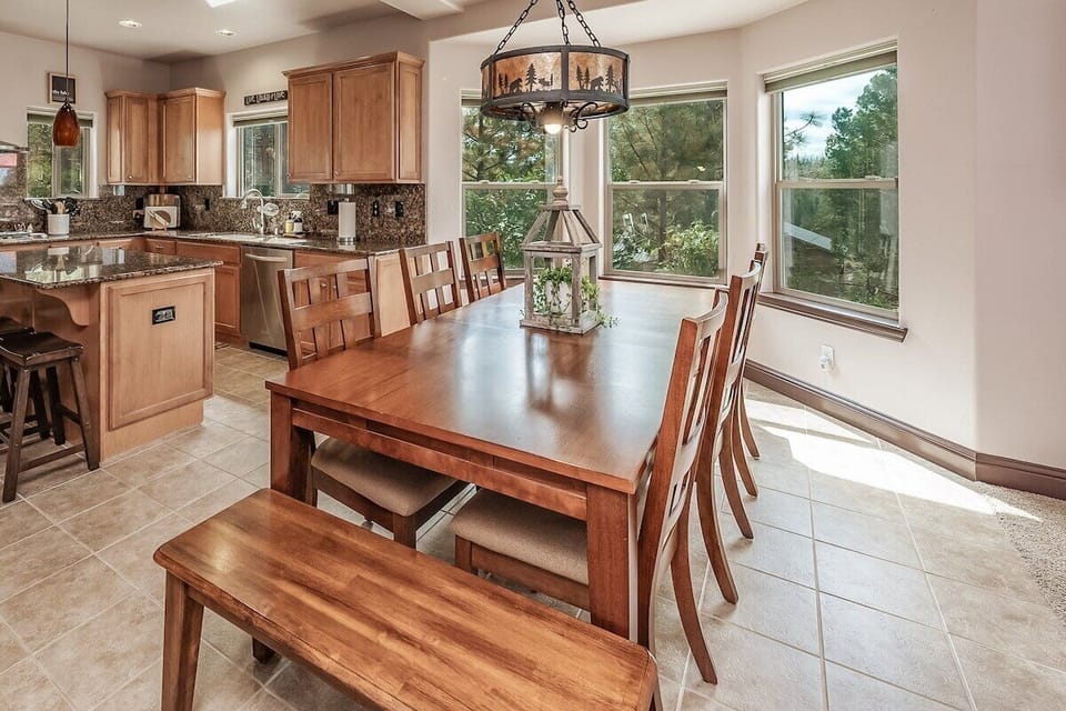 The Chalet at Shaver Lake is located in the very popular Musik Falls neighborhood in Shaver Lake. We have ample parking for multiple cars and boat trailers!