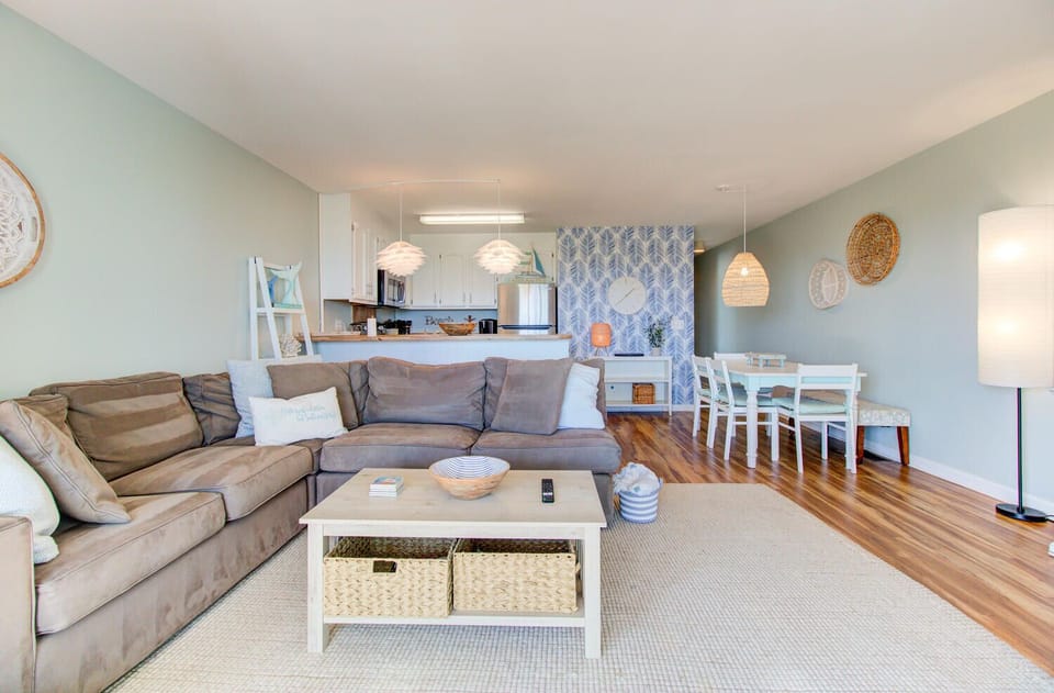 Living room to kitchen view