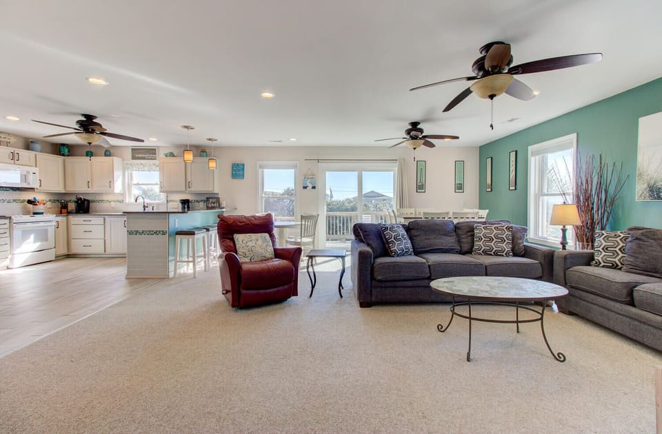 Atlantic Views-Main Living Area