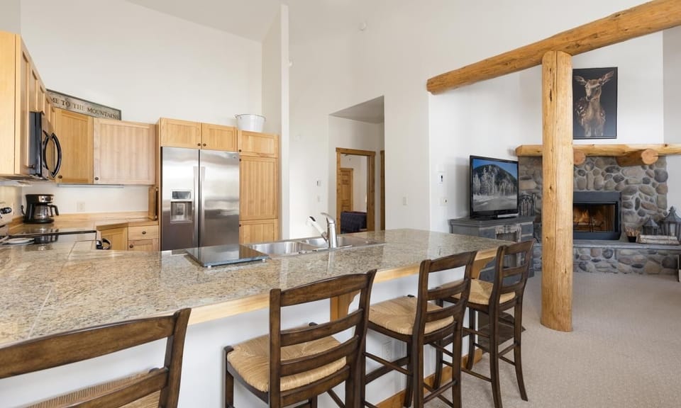Pines J4 kitchen2