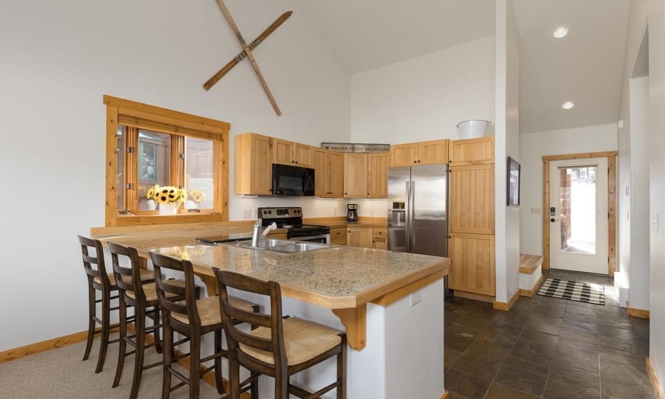 Pines J4 kitchen3