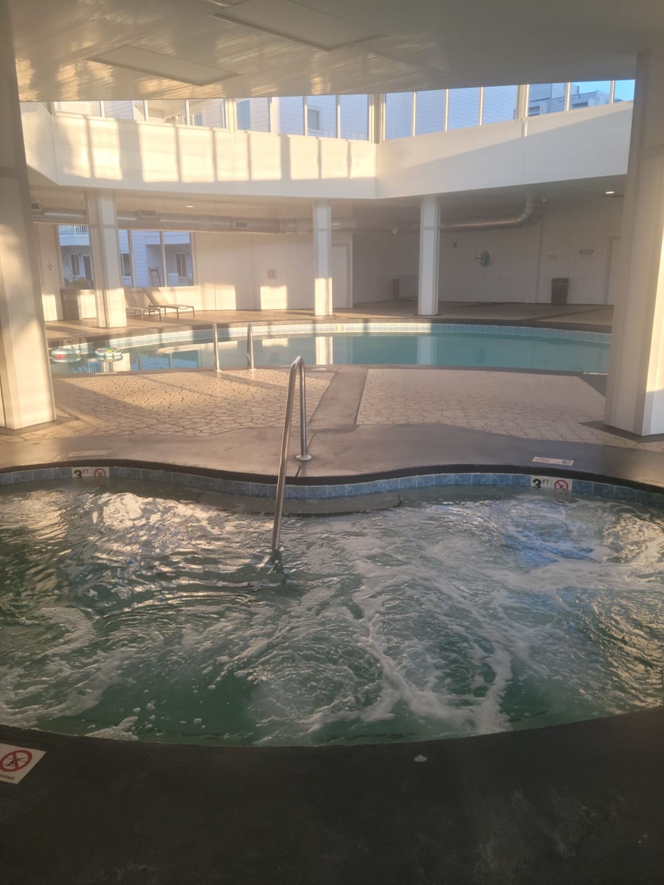 Indoor pool/hot tub