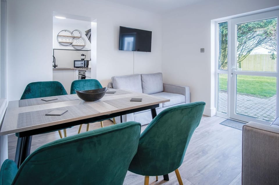 Gower Hideaway - 3 Bed Apartment - Ocean Breeze (4792)