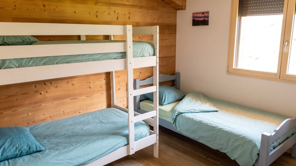 Bunk bed