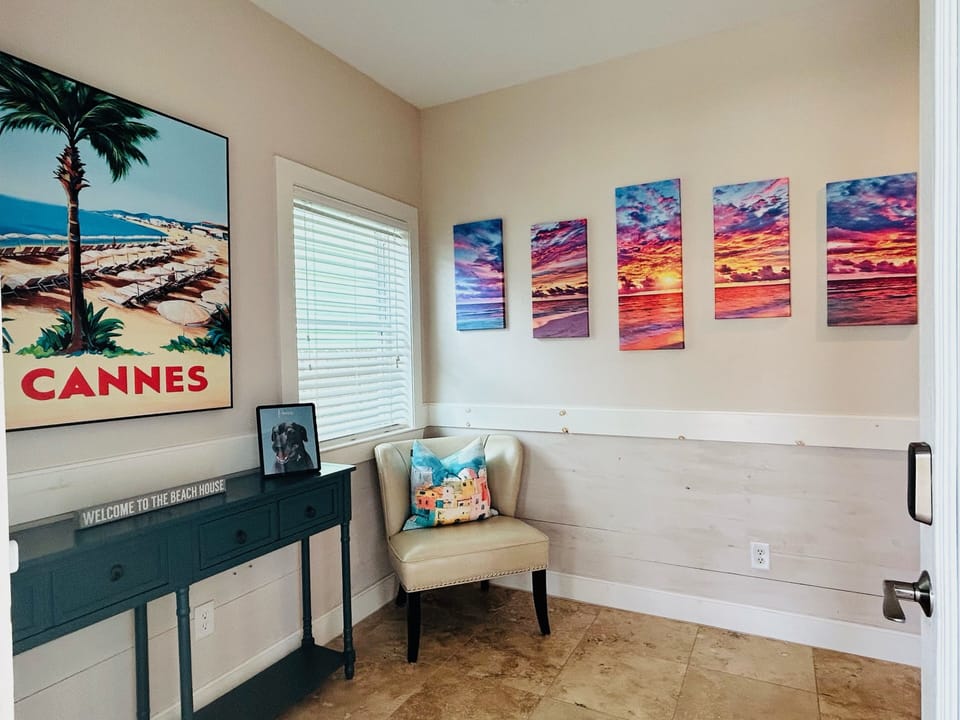 Your entry way greeting from Front door!
