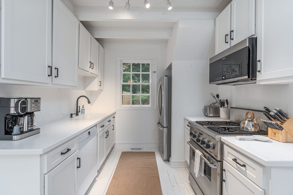 Fully Stocked Kitchen