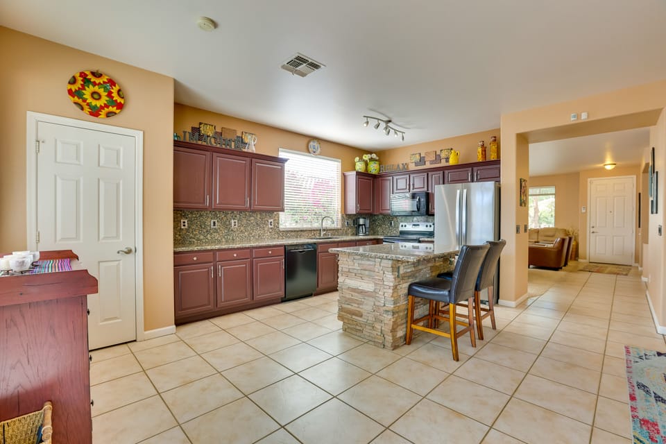 Kitchen | Cooking Basics | Coffee Maker | Paper Towels/Trash Bags Provided