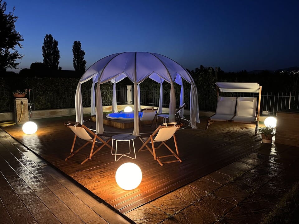 Balcony / Terrace / Patio, Garden, Main, Outdoor