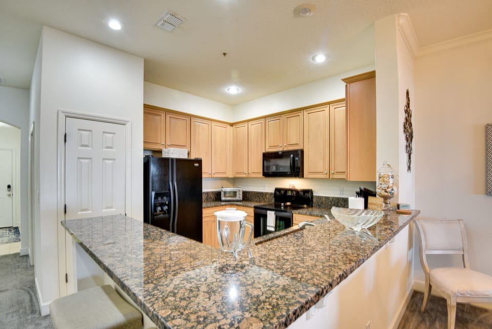 Fully Equipped Kitchen | Cooking Basics | Drip & Keurig Coffee Makers | Blender