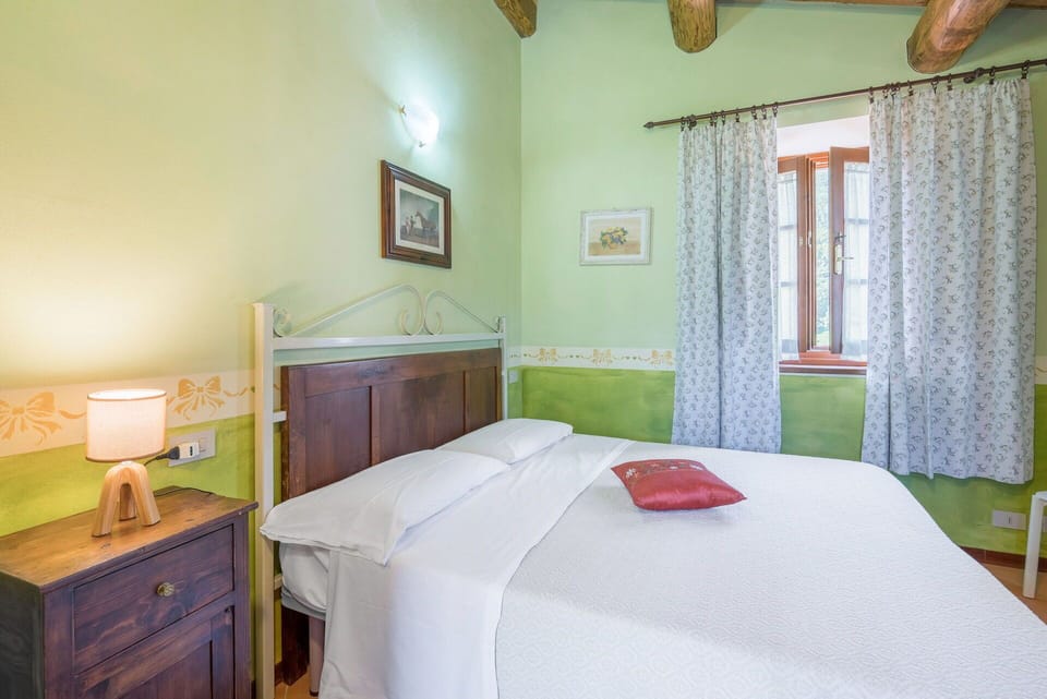 Autumn, Bedroom, Spring, Summer