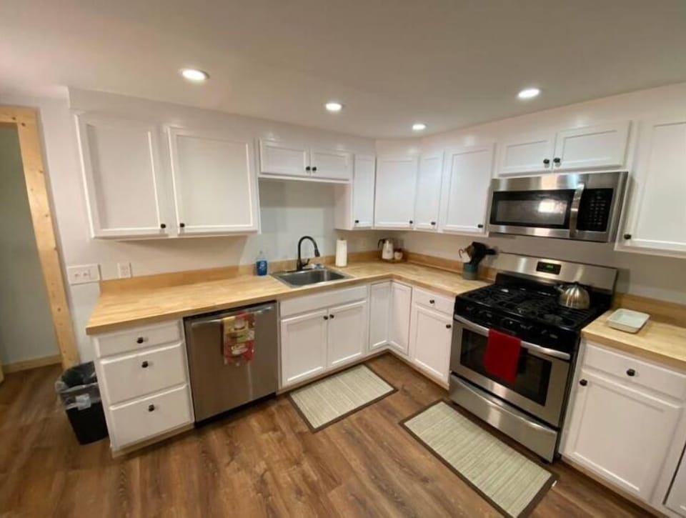 Spacious Kitchen with dishwasher and propane stove/ oven