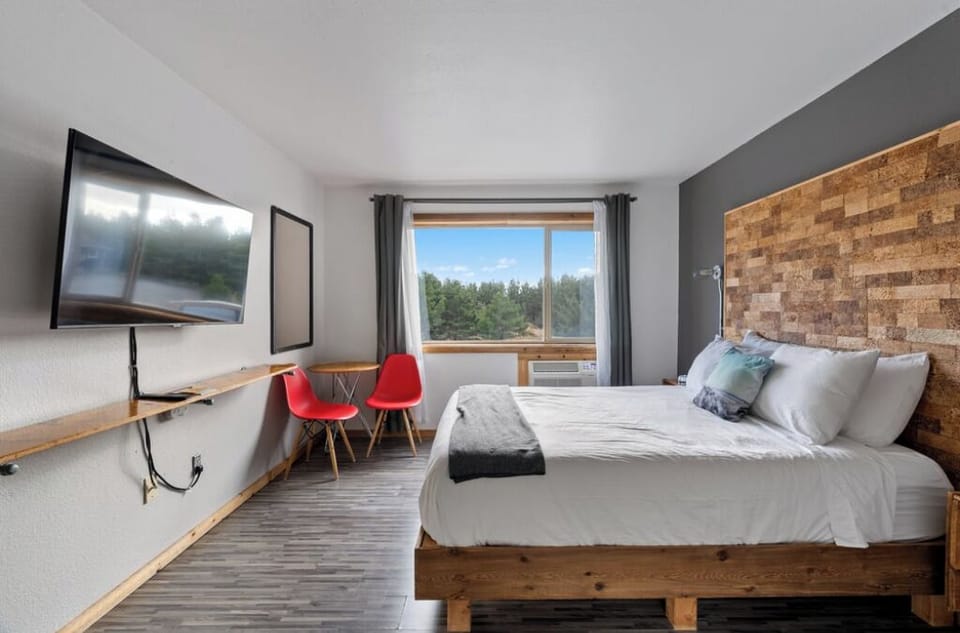Bedroom. Interior and views may vary based on location and availability.