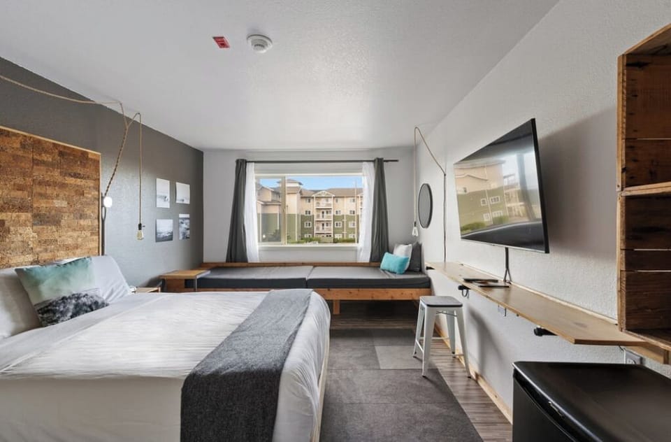Bedroom. Interior and views may vary based on location and availability.