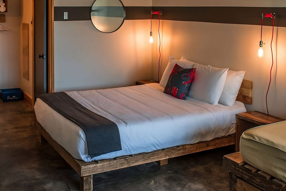 Comfortable bed with Queen Bed and 1 Twin Trundle Bed