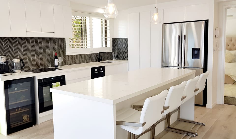 Fully fitted out kitchen right down to the bottle opener...