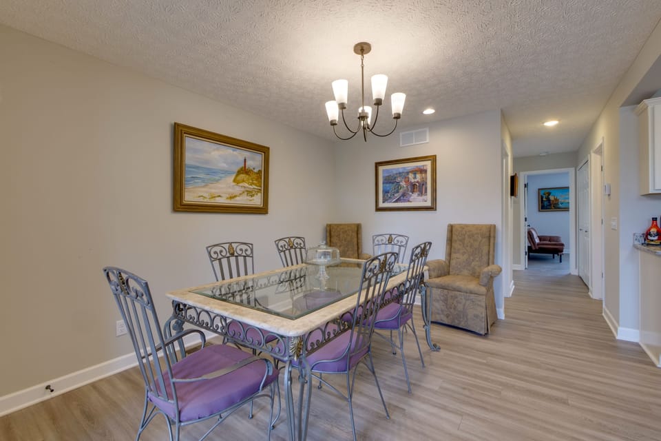 Dining Room | Dishware & Flatware Provided